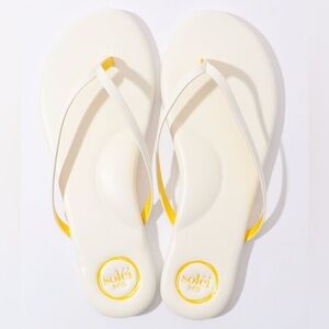 Solei Sea Flip Flops Ivory Yellow Thong Sandals Women’s Size 9 VGUC